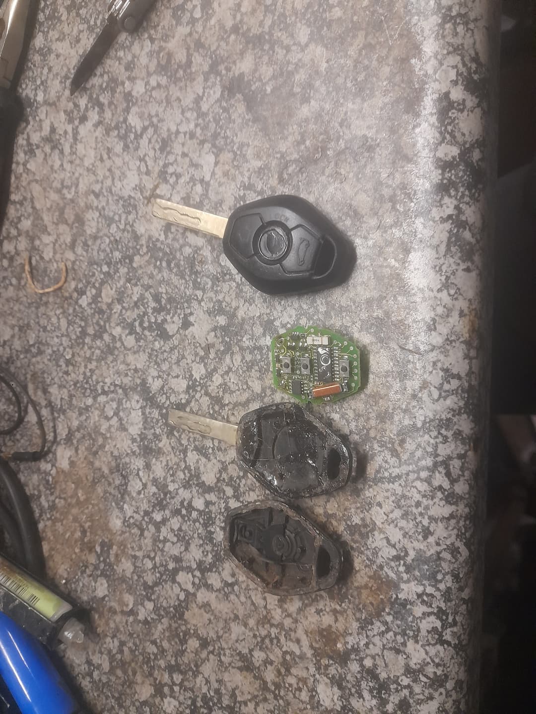 BMW E46 key fob with battery compartment open