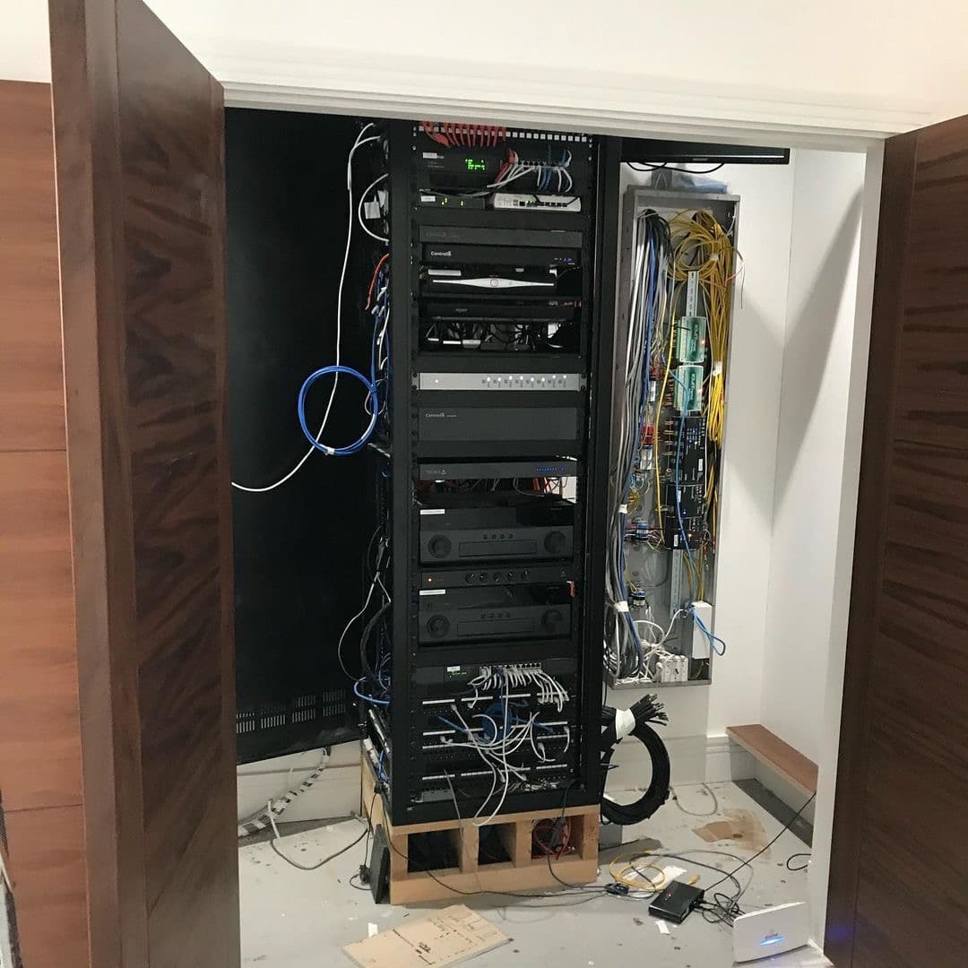 Smart control sysytem on a rack